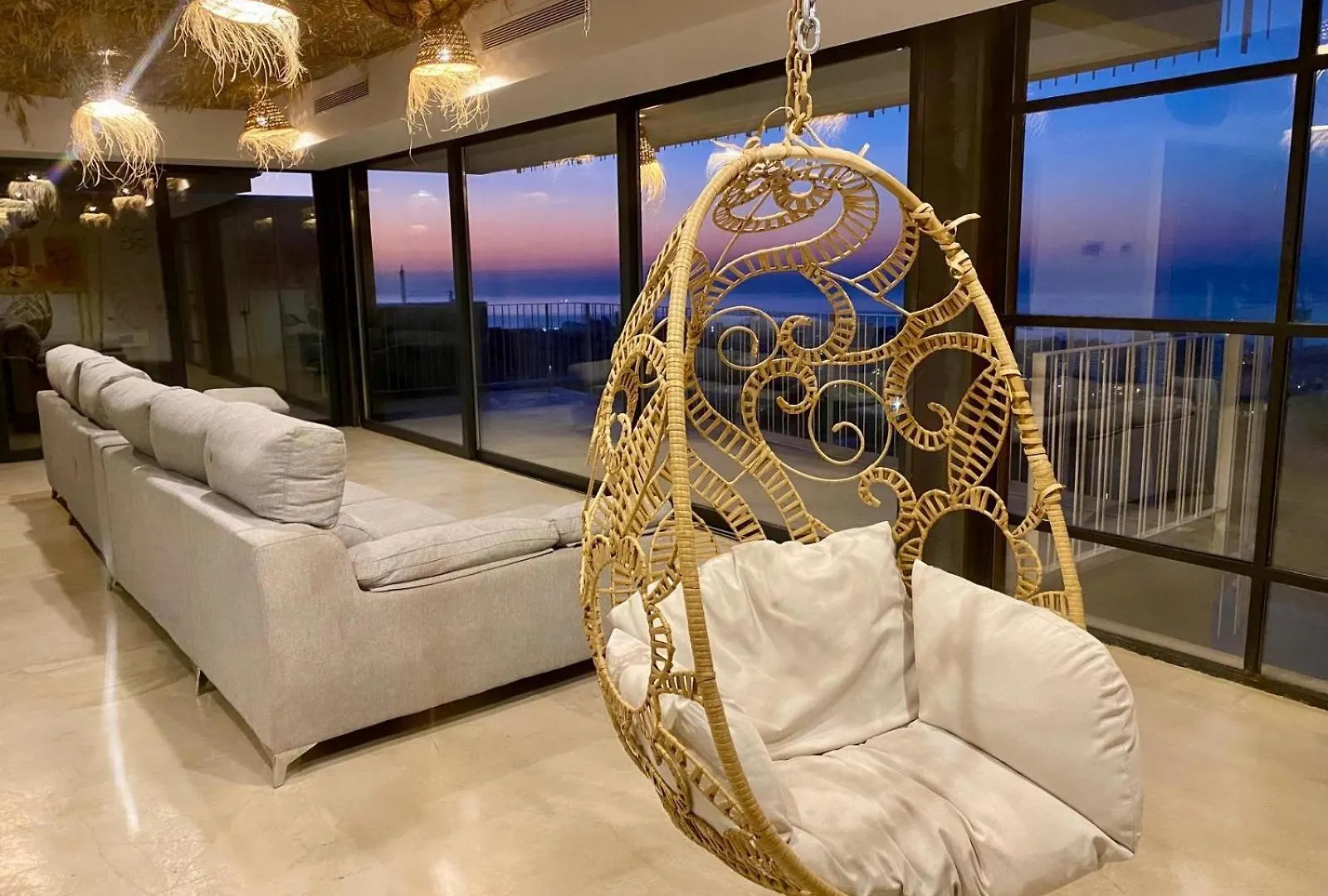 Spacious Villa With Great Views! Бенальмадена